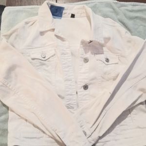 American Eagle Lg white denim jacket